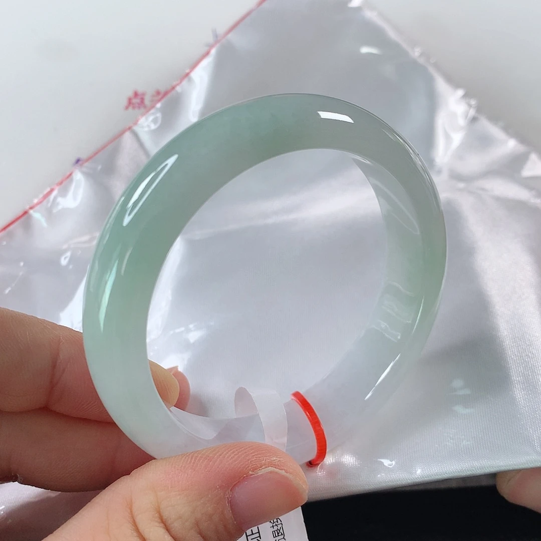 翡翠手镯未镶嵌⑧⑦