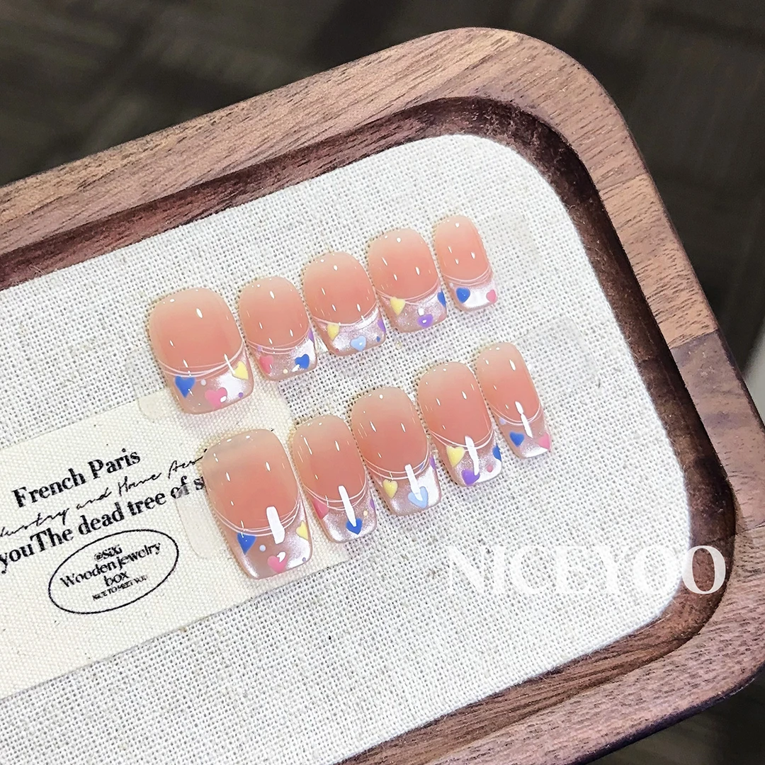 【跳动的心】春夏新款手绘爱心法式猫眼手工穿戴甲成品美甲贴片