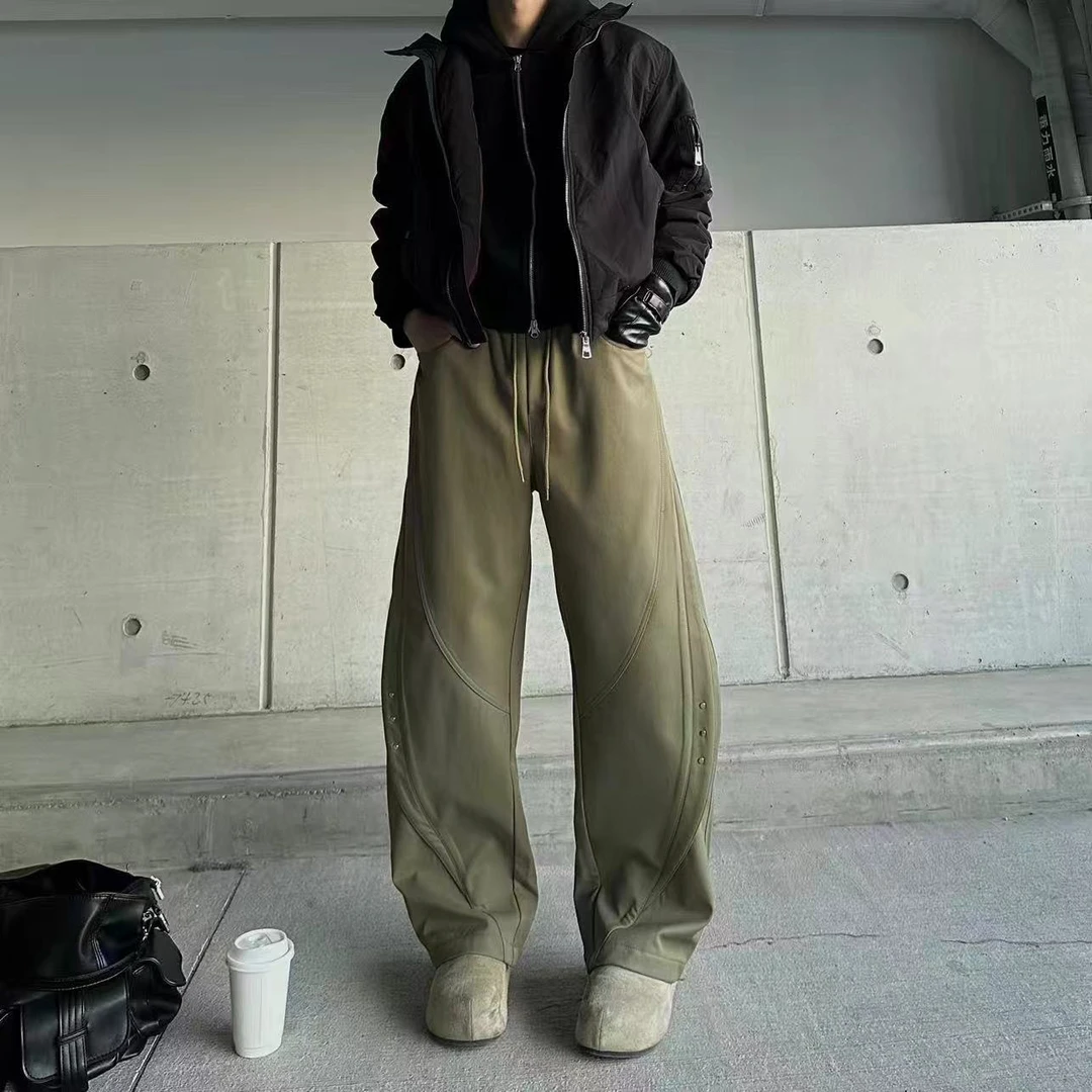 2025美式铆钉弯刀裤男冬季加绒加厚潮牌休闲裤宽松直筒阔腿长裤