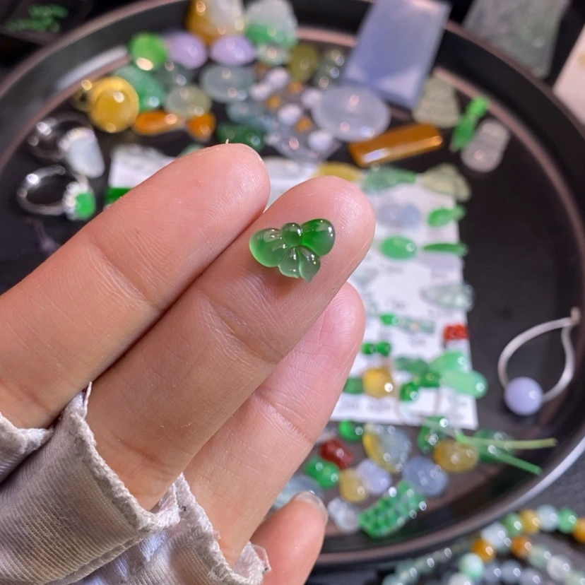 【闪购商品】翡翠挂件未镶嵌蝴蝶结