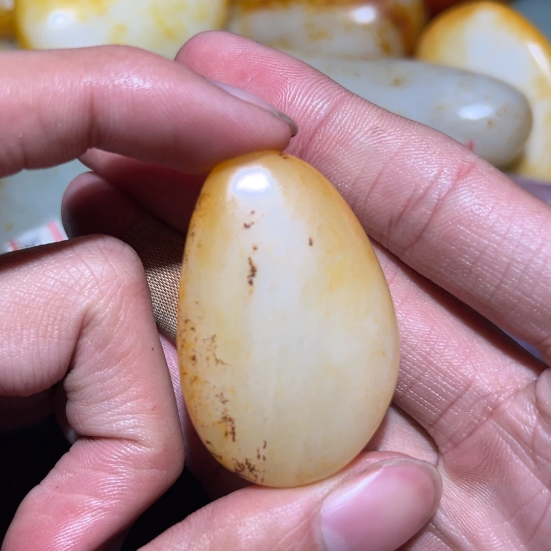 和田玉未镶嵌珠宝奇石