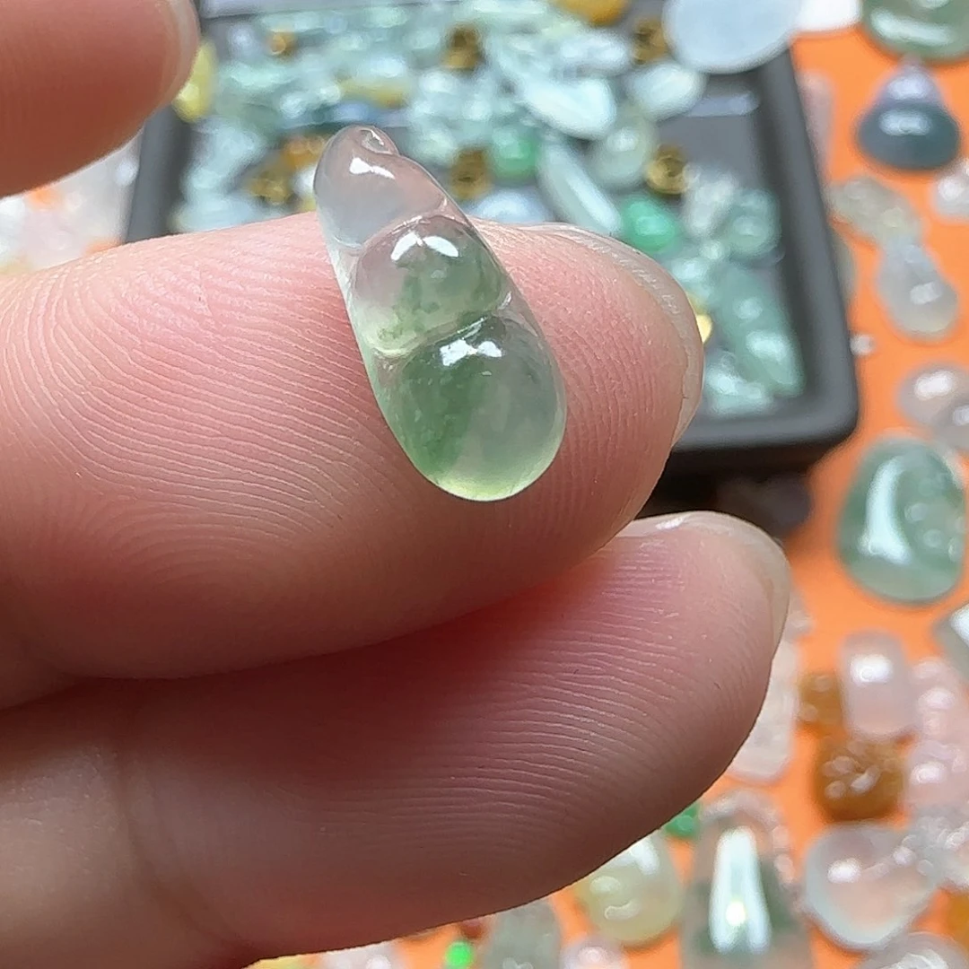 定制翡翠未镶嵌翡翠