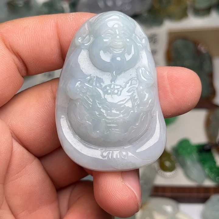 翡翠未镶嵌颈饰财神