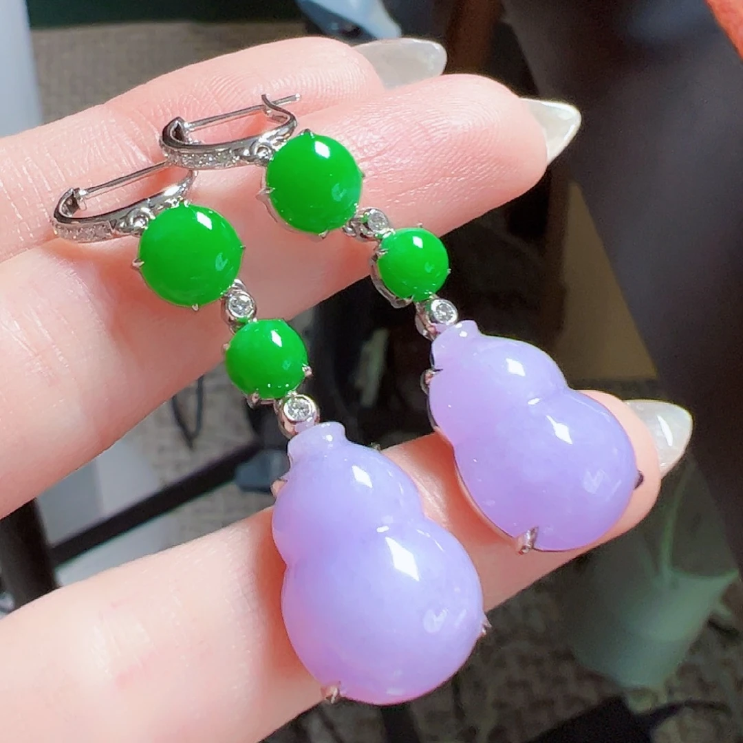 翡翠耳饰18K金镶嵌签收后24小时鉴赏期，过时不退