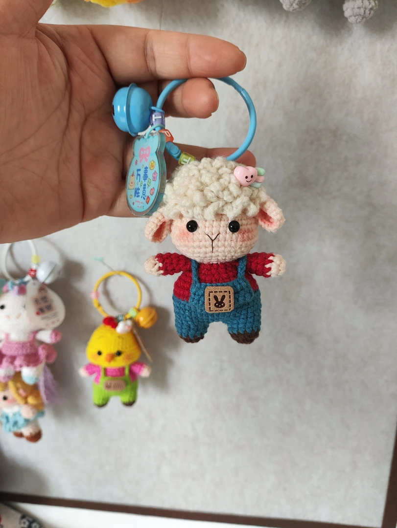 萌四线钩织生肖羊挂件摆件