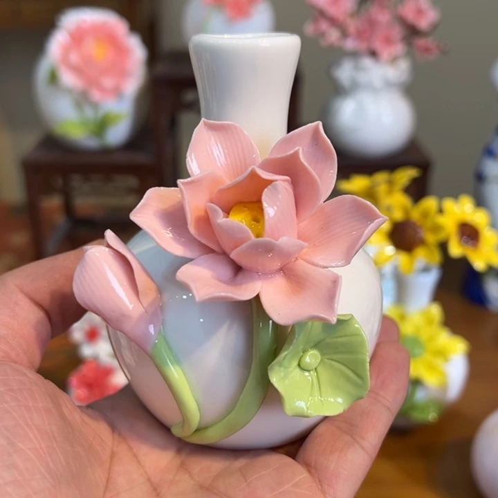 手工精致陶瓷摆件