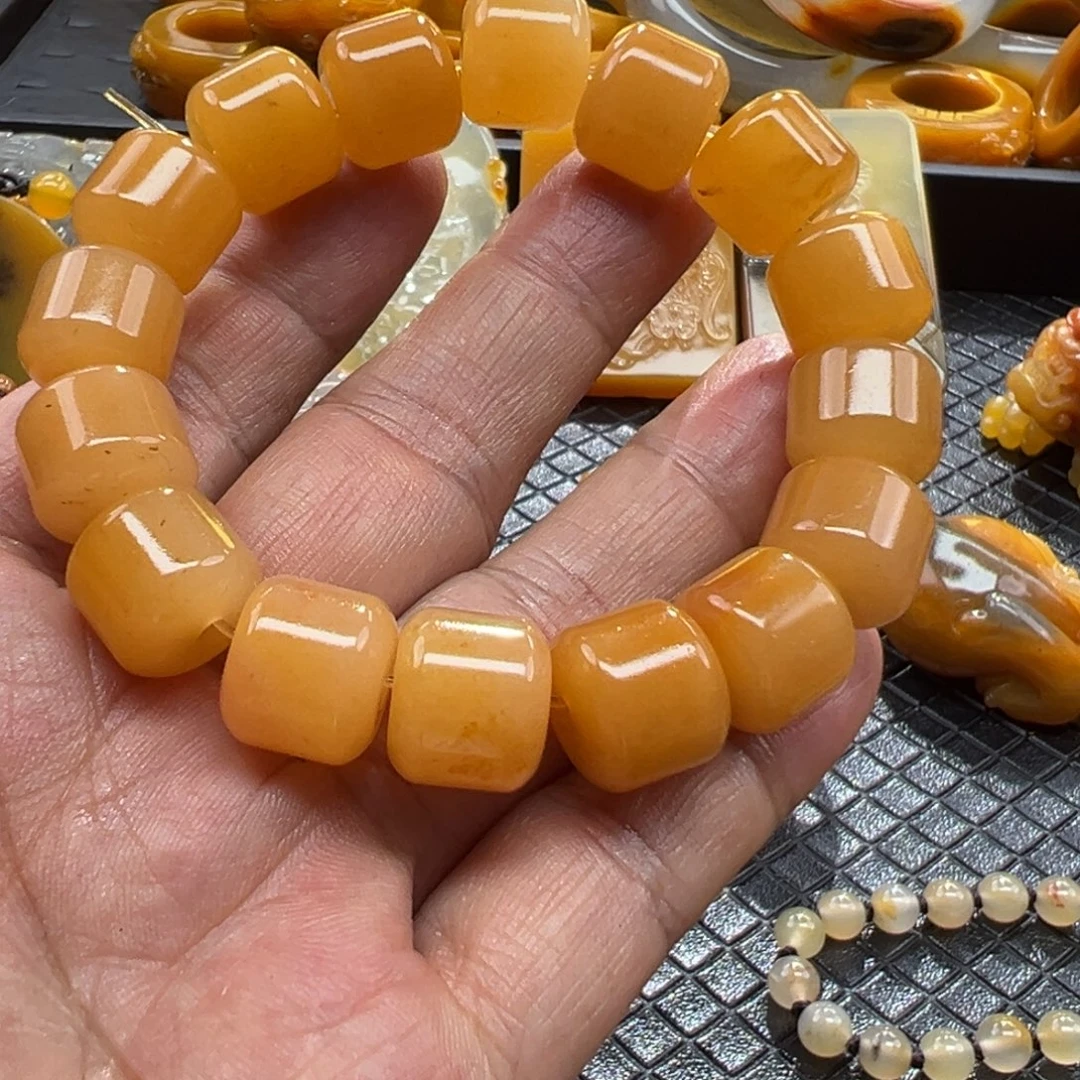 石英质玉未镶嵌颈饰