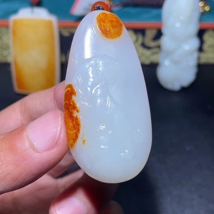和田玉未镶嵌颈饰J