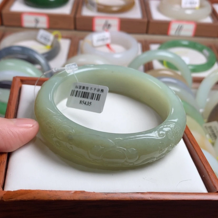 【闪购商品】和田玉手镯未镶嵌61