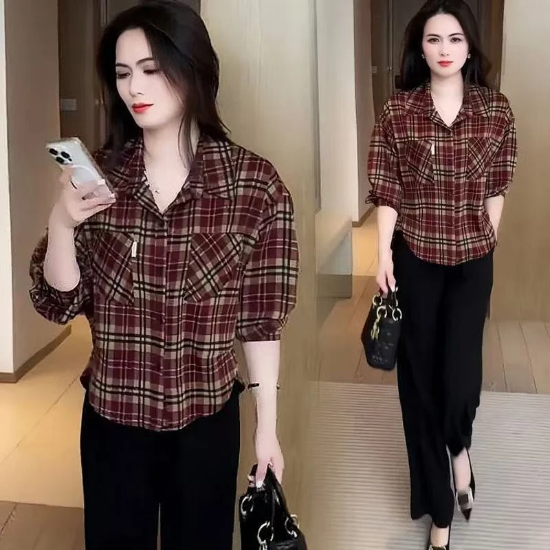 高档春季新款休闲上衣格子衬衫女轻薄透气显瘦遮肉长袖防晒开衫