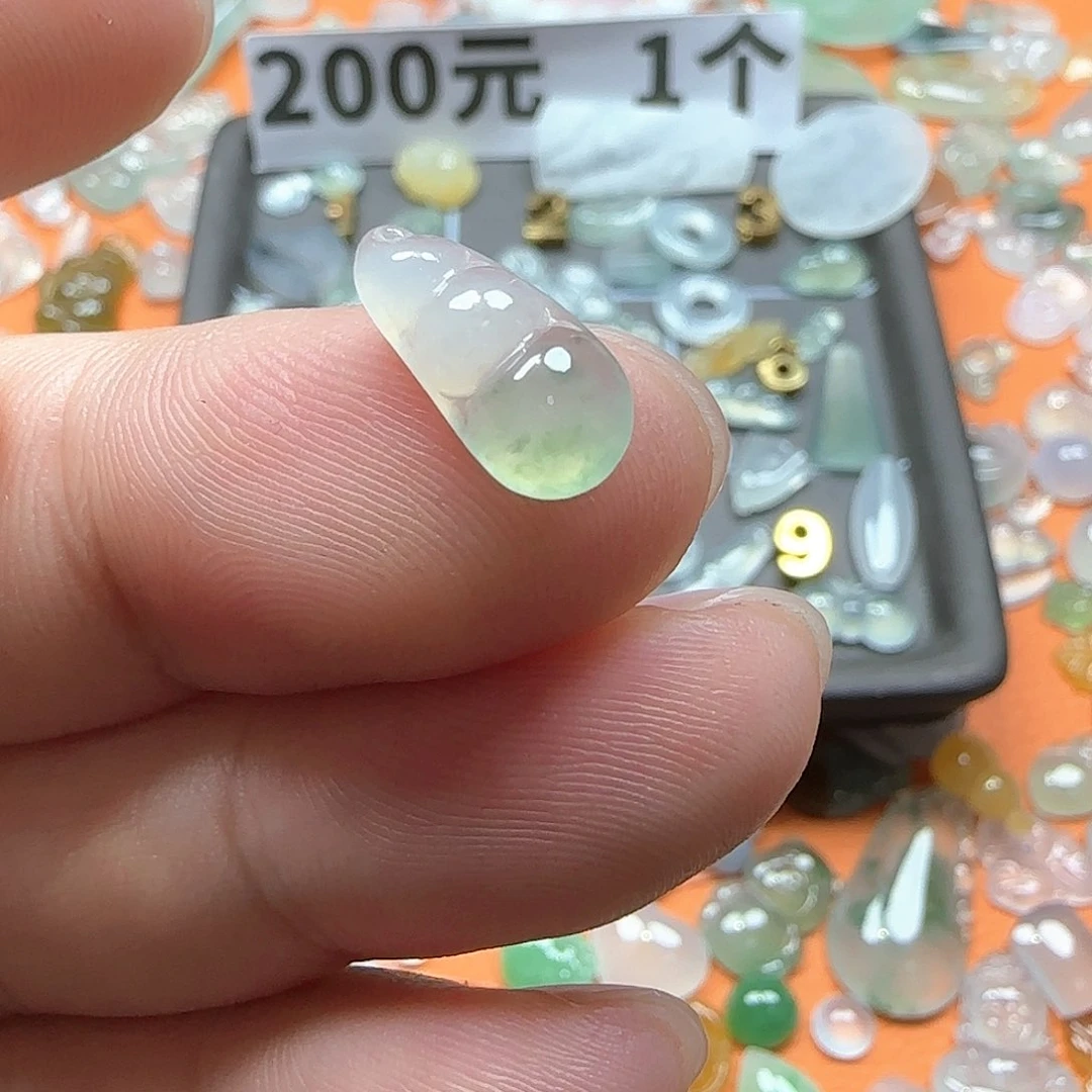 定制翡翠未镶嵌翡翠