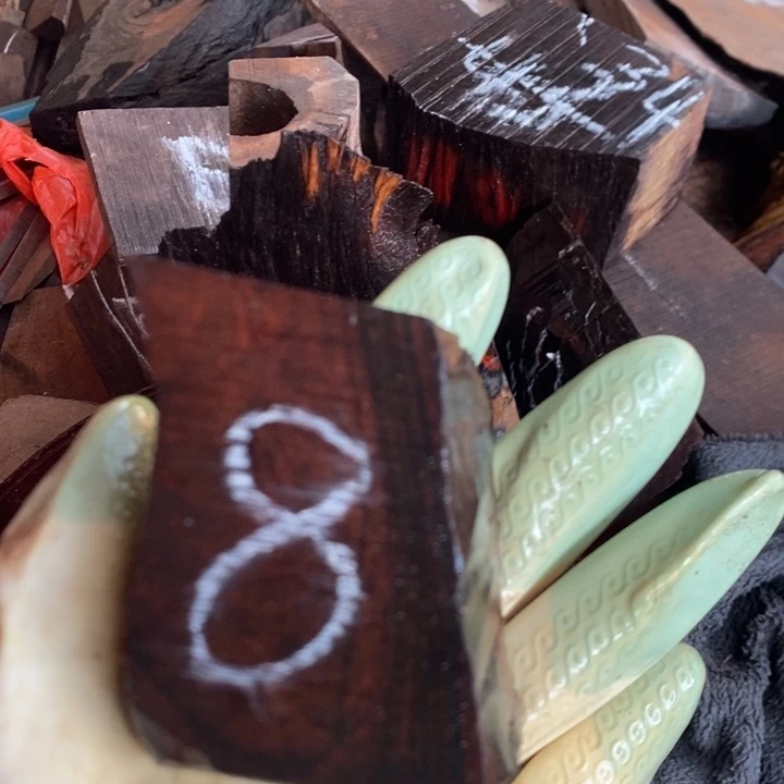 交趾黄檀（大红酸枝）鲁*花