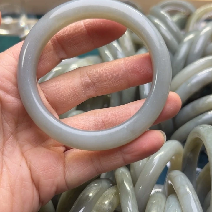 和田玉手镯未镶嵌58.8圈围9013