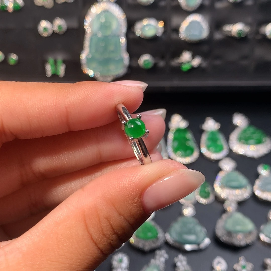 翡翠未镶嵌戒指戒指