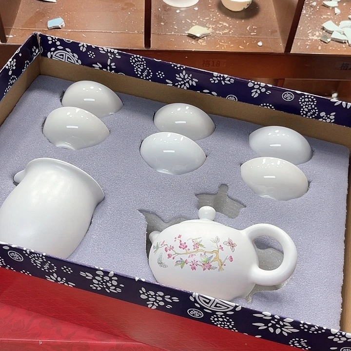 孤品茶具套装等。