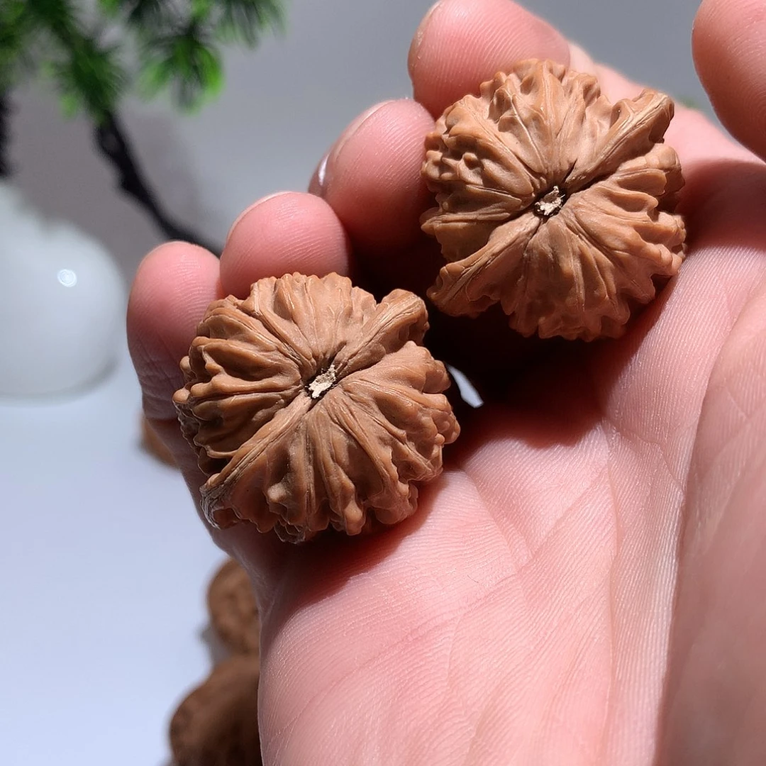 文玩核桃吊坠原生野核