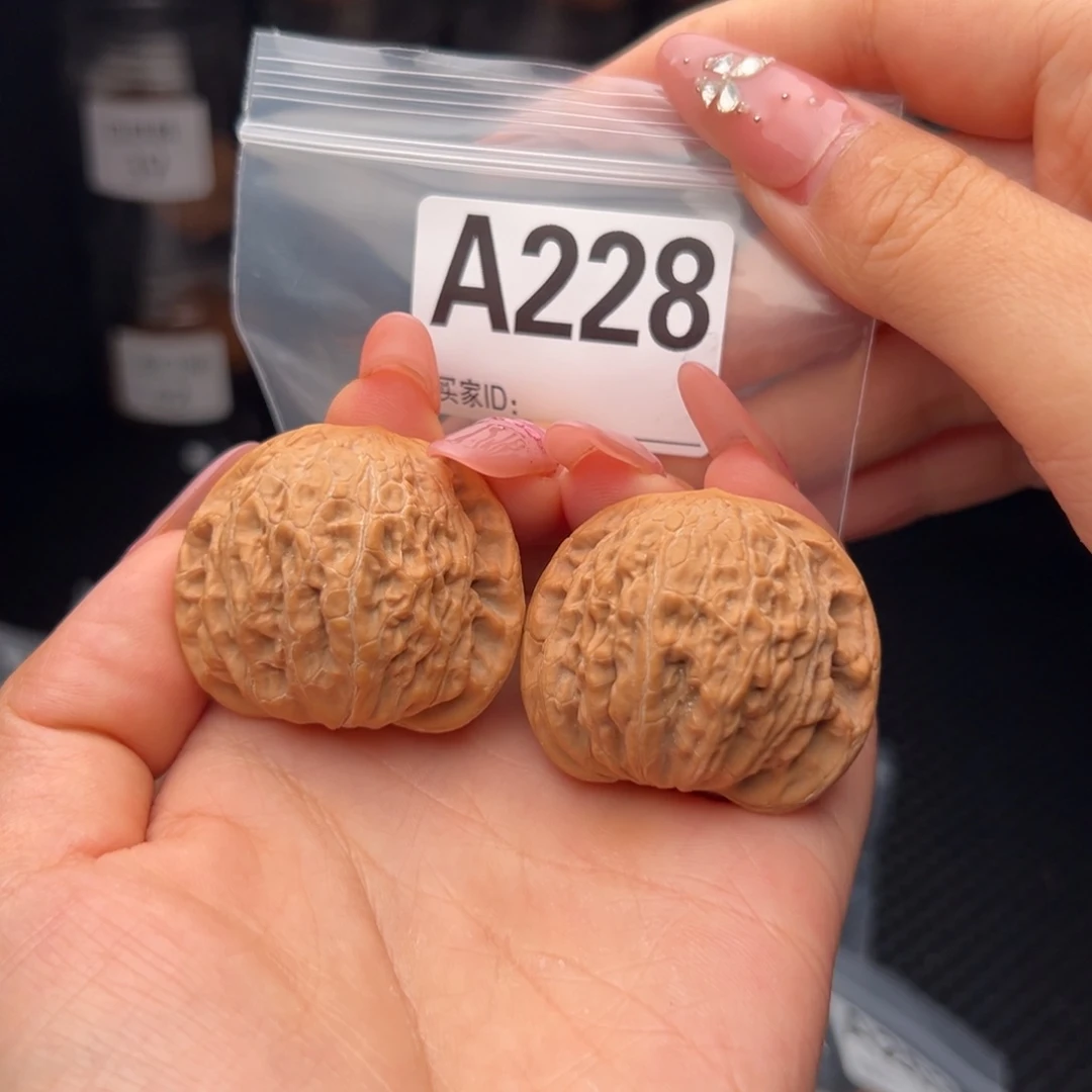 文玩核桃吊坠铁锤40