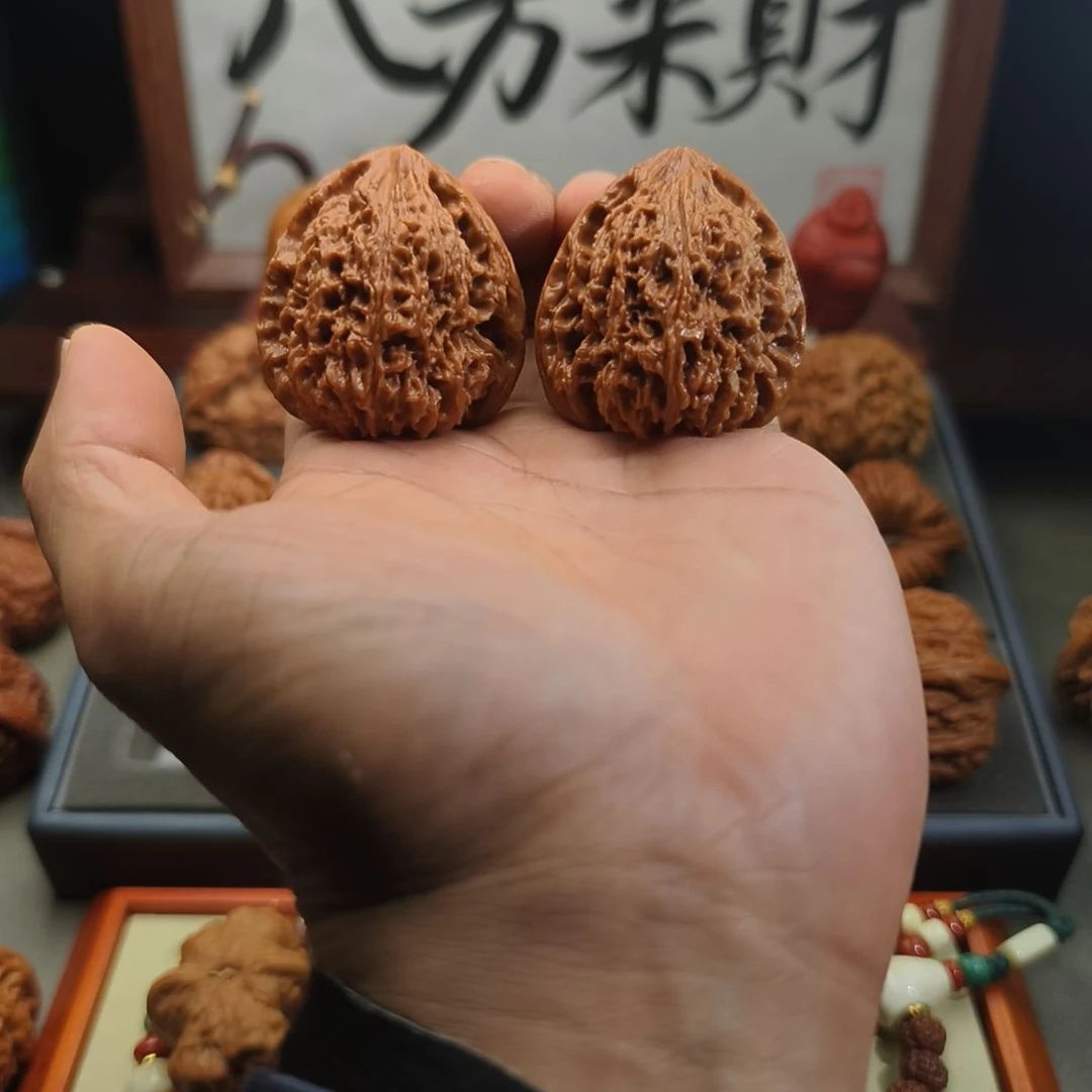 文玩核桃把件42南疆石三角酒杯凹底