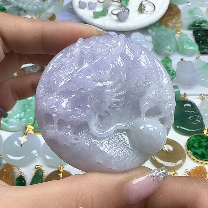 翡翠颈饰未镶嵌紫龙牌