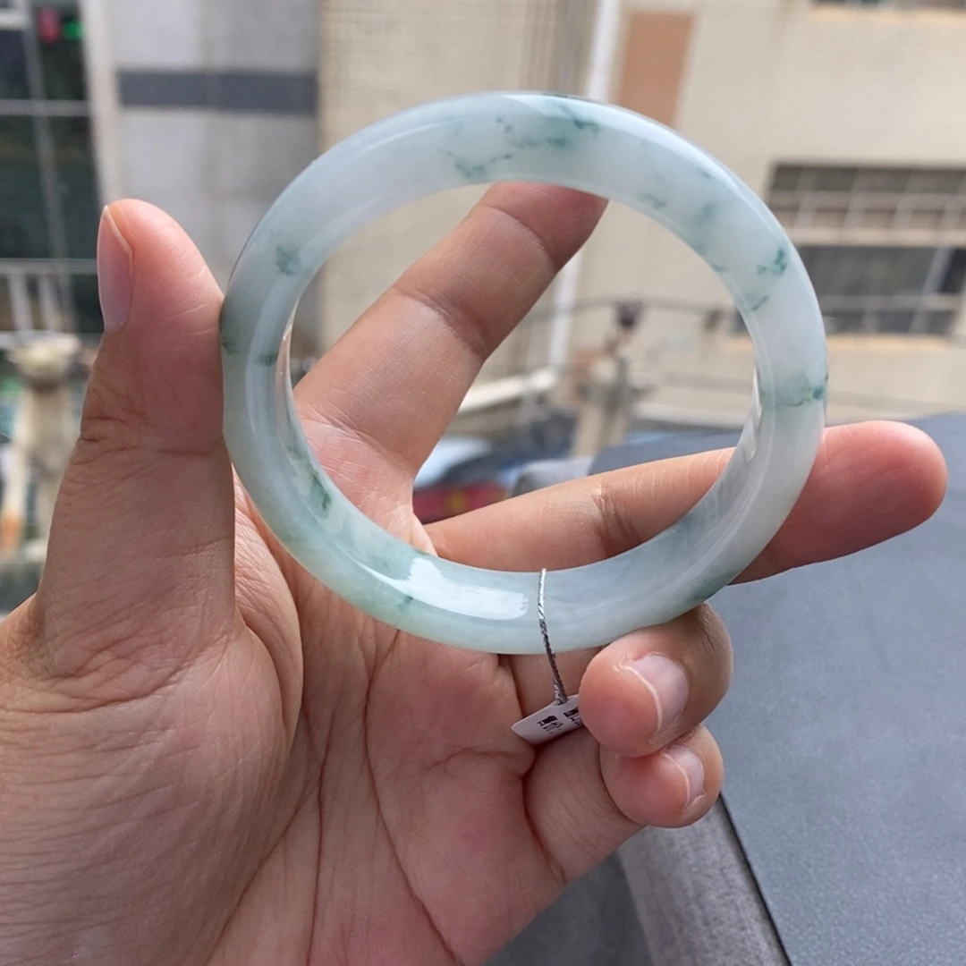 翡翠手镯未镶嵌天然