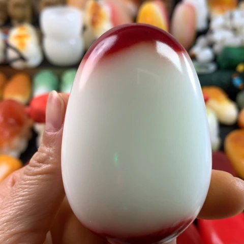 新疆戈壁五彩石石