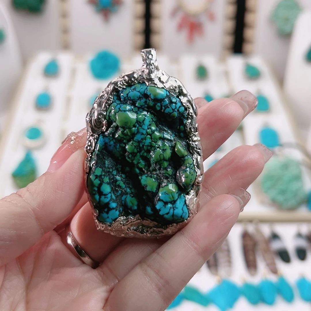 绿松石颈饰未镶嵌