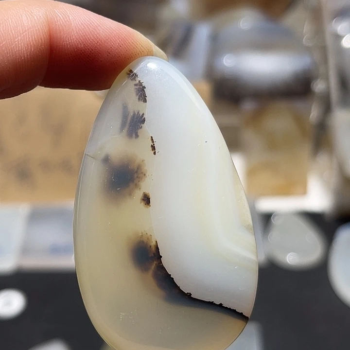 未镶嵌颈饰玛瑙/玉髓