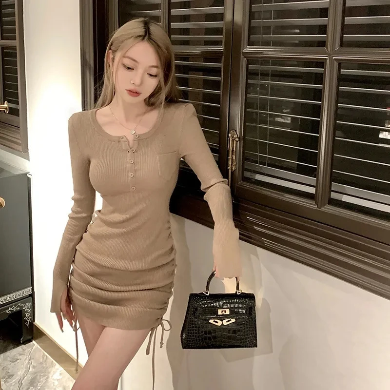 修身连衣裙女装秋季2024新款针织性感收腰气质小个子包臀裙子