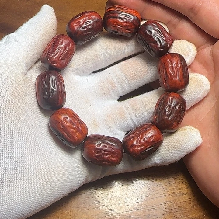 信***己檀香紫檀（小叶紫檀）全陈化老料把件串