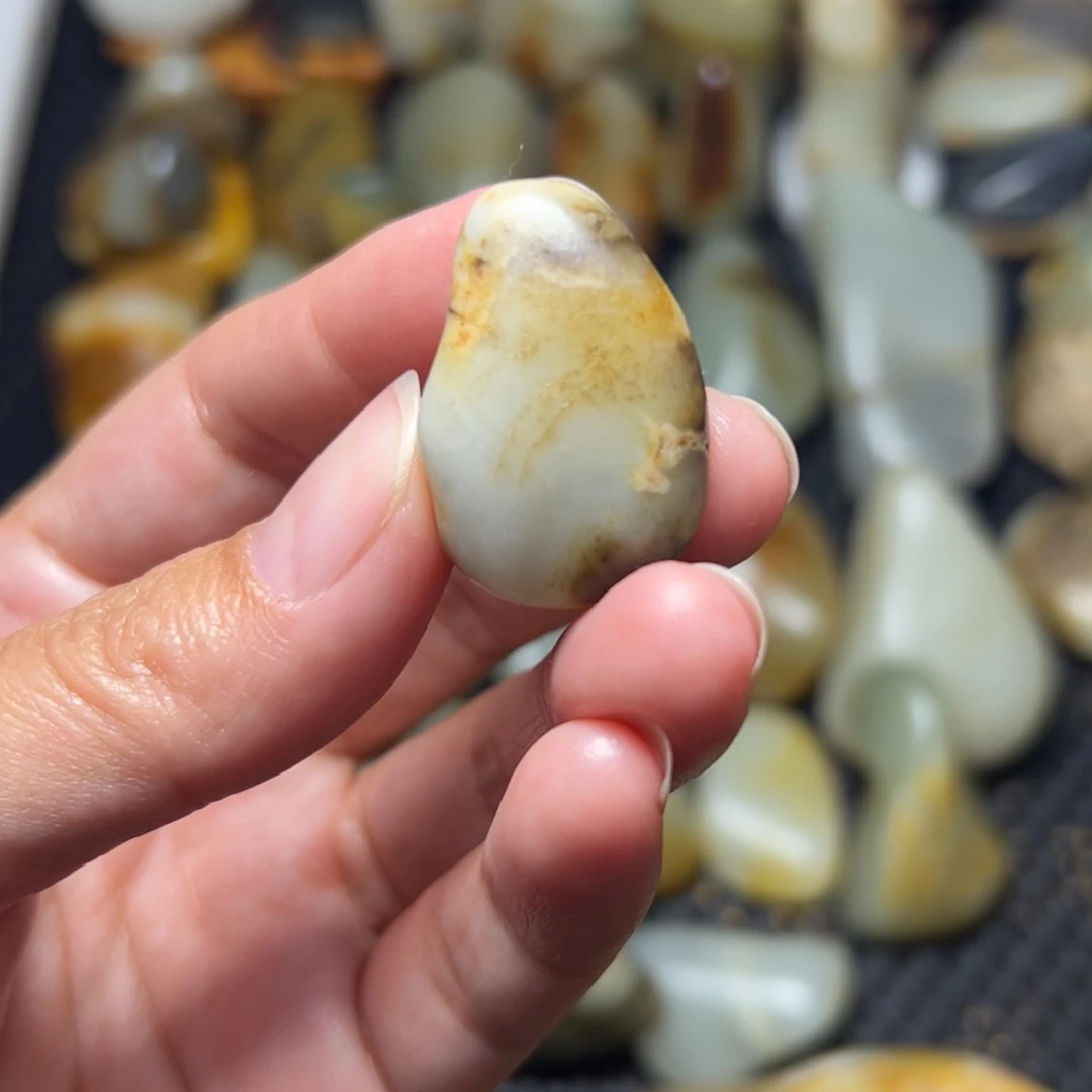 和田玉未镶嵌把件A7