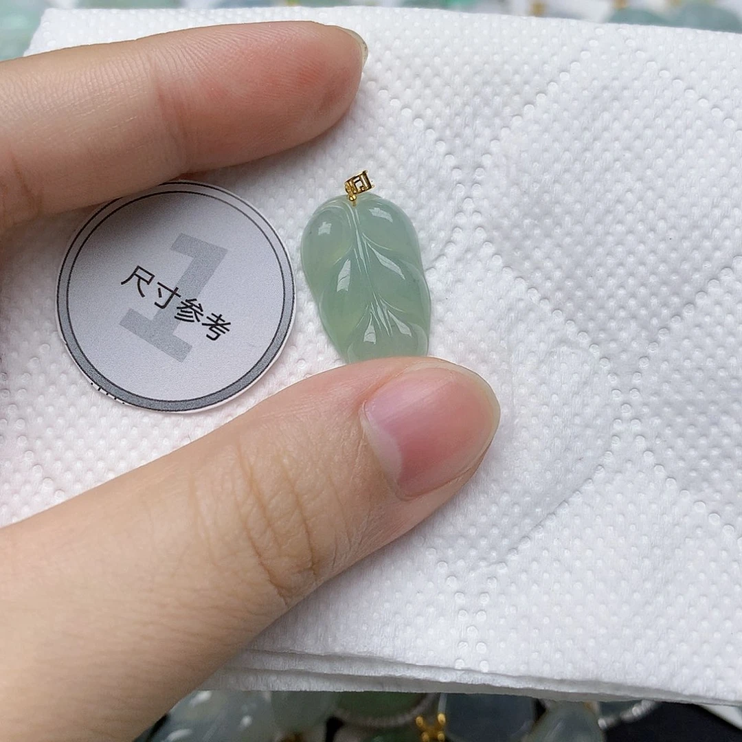 翡翠18K金镶嵌颈饰天然A货翡翠