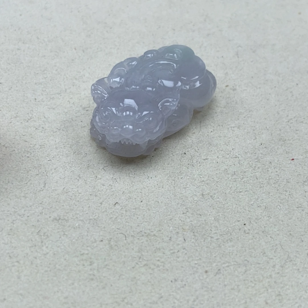 翡翠未镶嵌颈饰如意貔貅