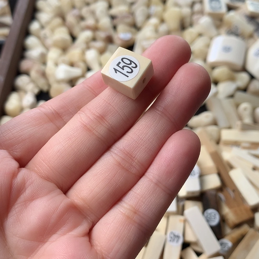 泥塑不打孔联系客服