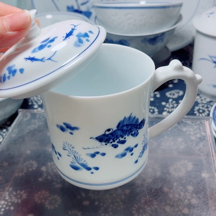 青花玲珑手绘鱼藻纹办公杯
