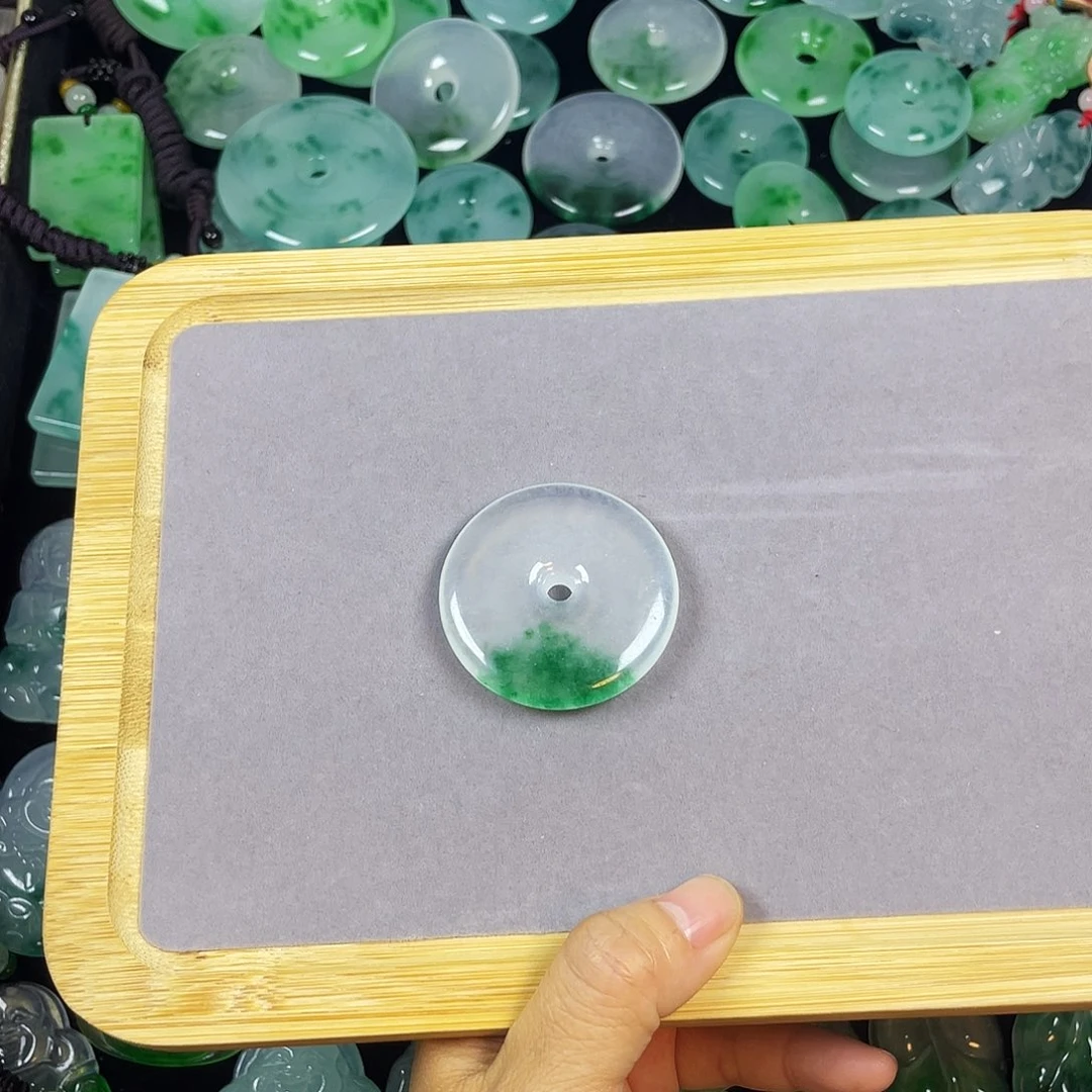 翡翠未镶嵌颈饰吊坠