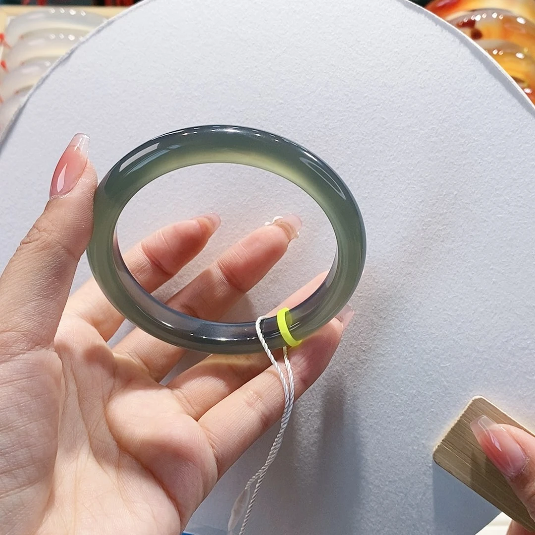 玛瑙/玉髓手镯未镶嵌62.6