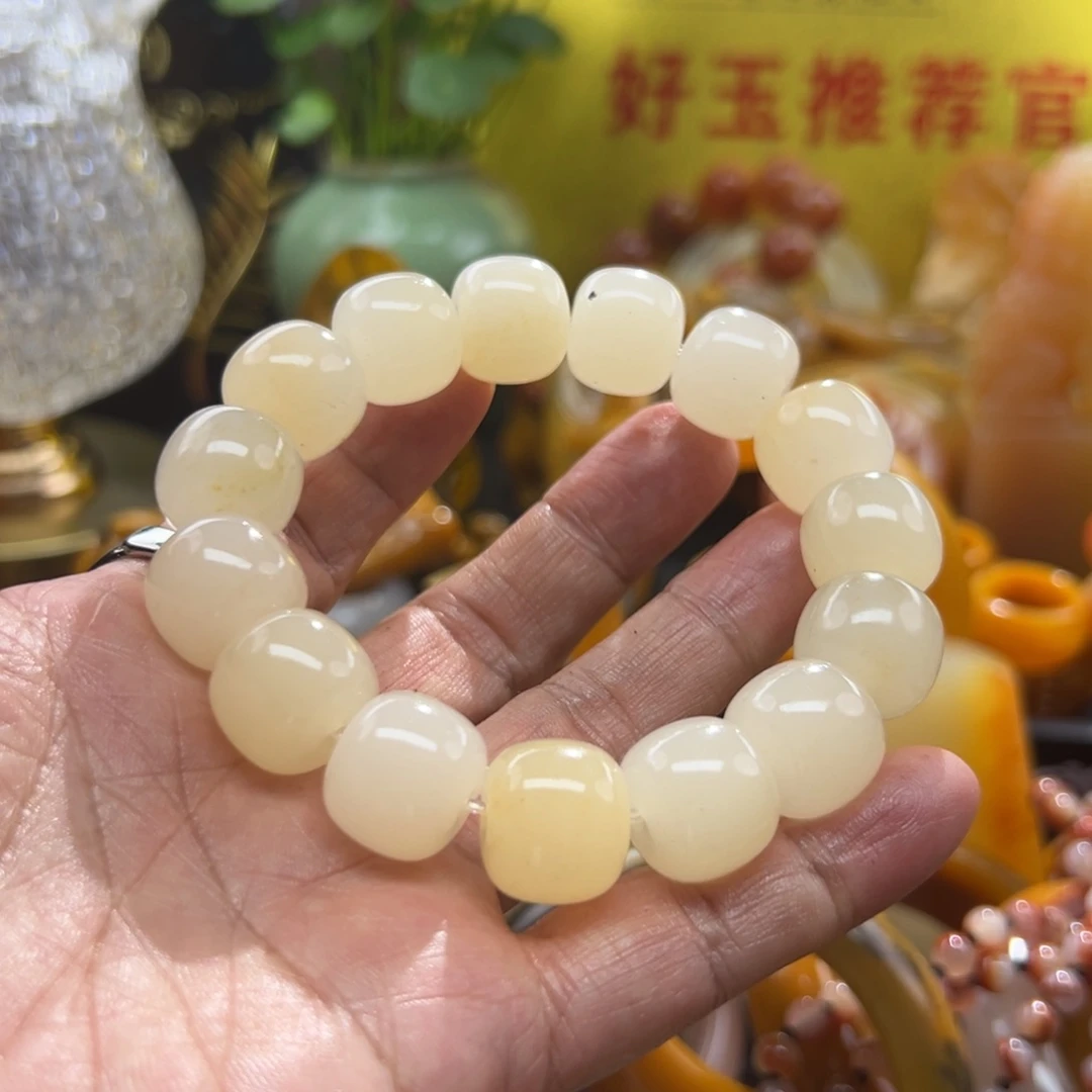 石英质玉未镶嵌颈饰