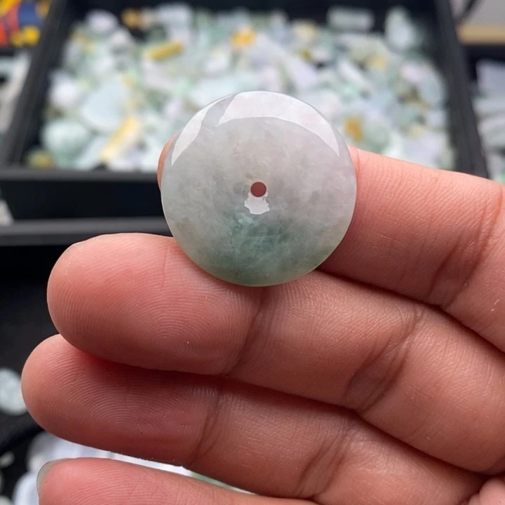 不***裤翡翠未镶嵌吊坠(不含链)