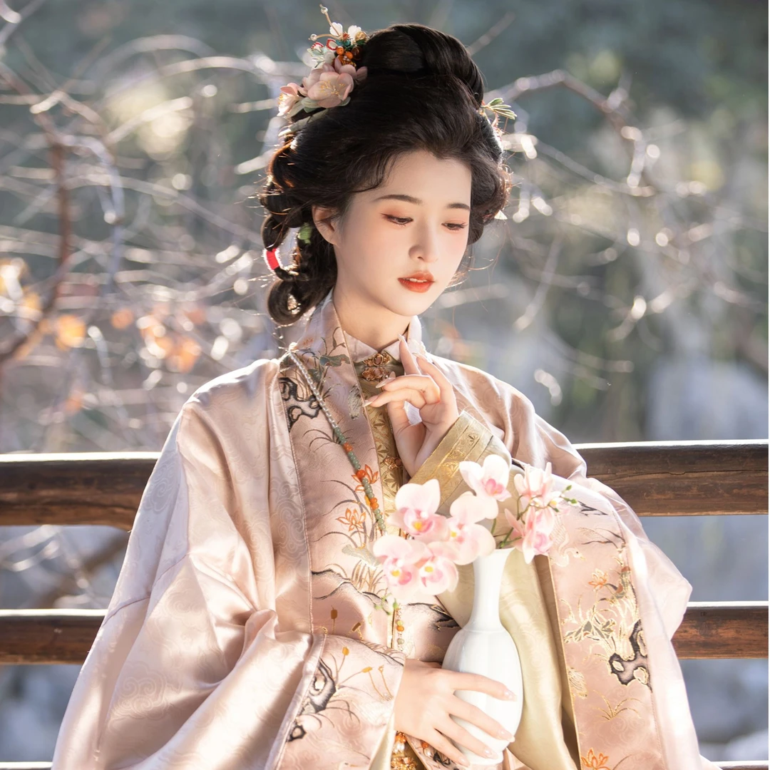 【上遥居】荷里 明原创汉服女春款仿妆花暗纹纱粉色披风立领马面