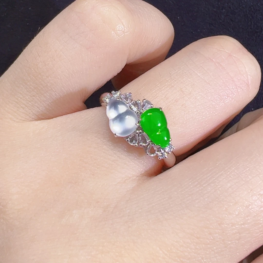 翡翠戒指18K金镶嵌葫芦