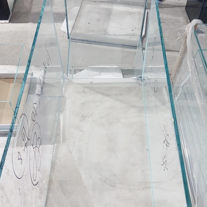 玻璃70.30.45裸缸送垫子8个厚金晶超白