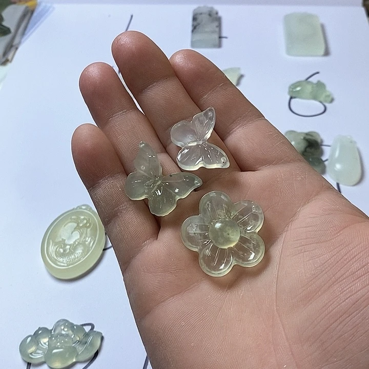 合金蛇纹石玉颈饰闲***平