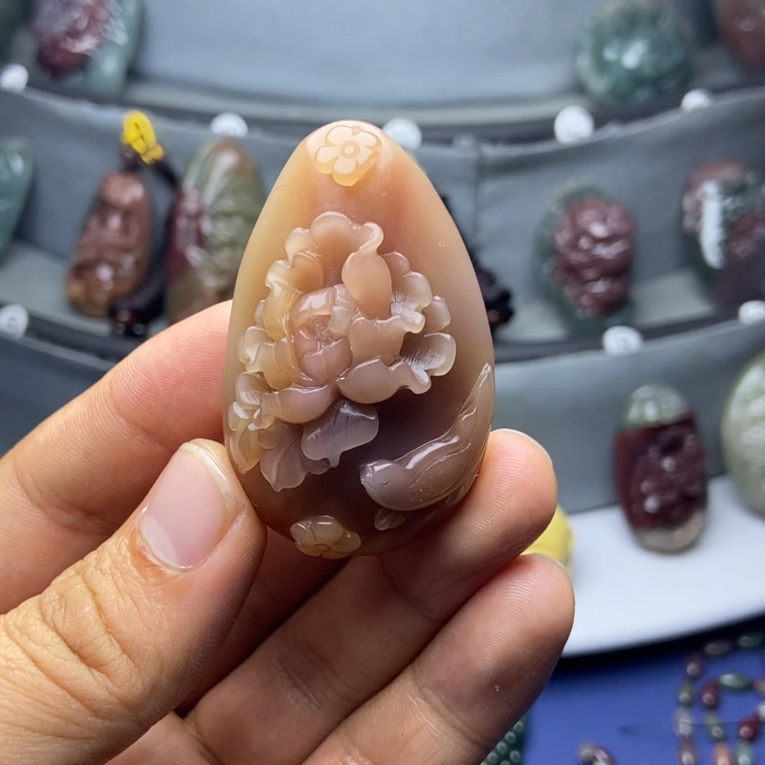 飞***云玛瑙/玉髓未镶嵌颈饰