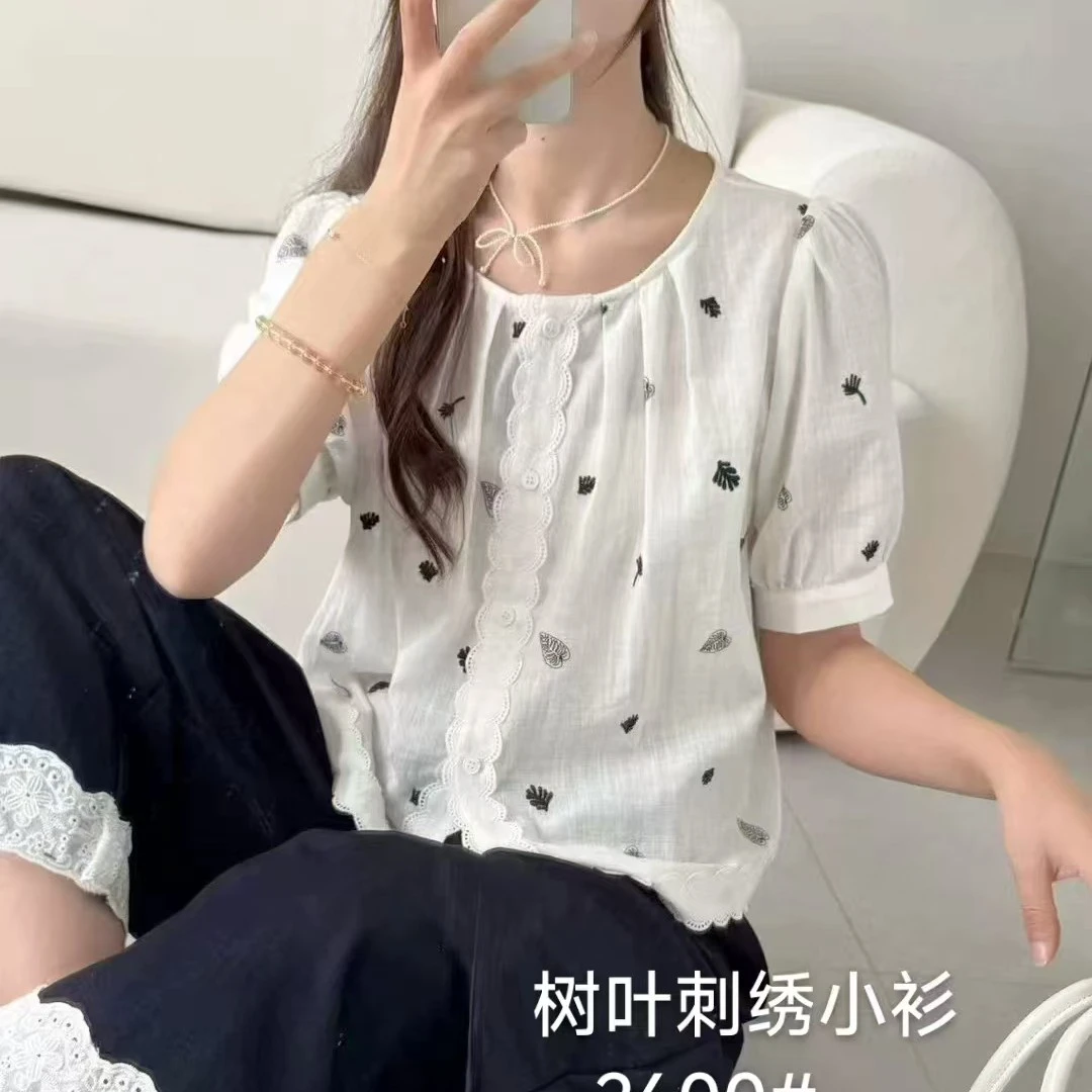 Meiky饼 甜美风 韩系减龄泡泡袖叶子刺绣上衣