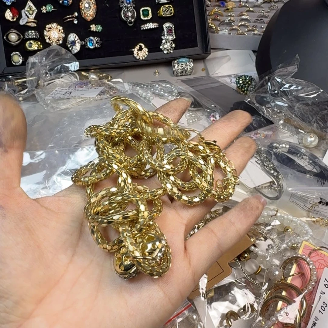 琉璃钛钢合金哈哈哈