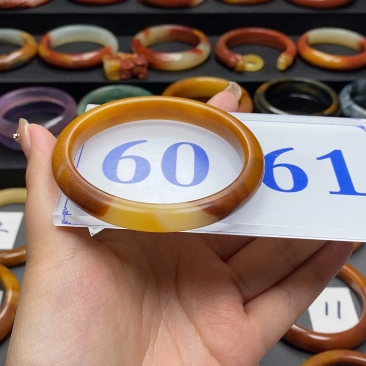 石英质玉（黄龙玉）手镯未镶嵌