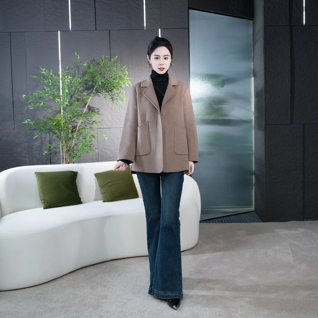 【丽爷】B016卡其色大衣
