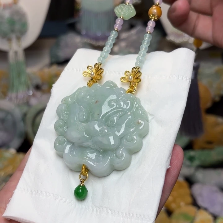月***光翡翠未镶嵌颈饰吊坠
