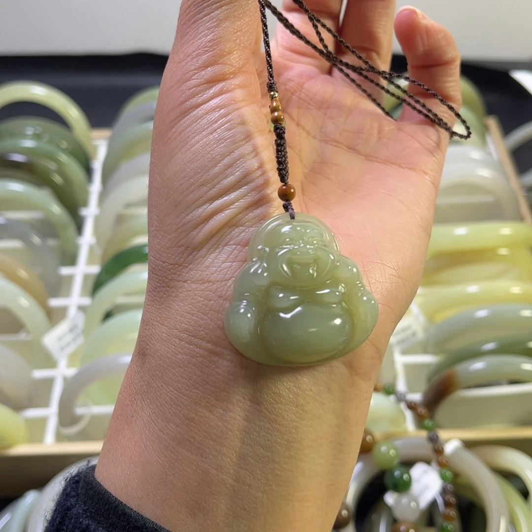 和田玉未镶嵌吊坠(赠链)