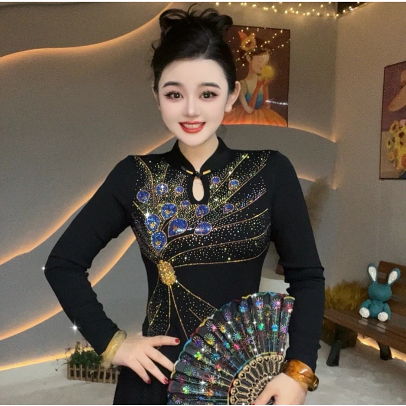 【秋冬新款】复古新中式时尚烫钻花束爆款洋气重工长袖打底衫女8059